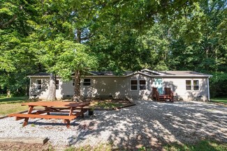 1338 S Bear Creek Rd, Dickson, TN 37055
