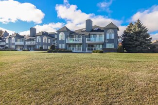 217 Ferry Ave Unit 8, Charlevoix, MI 49720