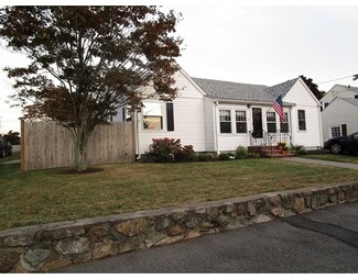 2 Batchelder Ave, Peabody, MA 01960