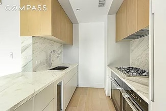 208 Delancey St Unit 10C, New York, NY 10002