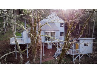 2785 Capital Dr, Eugene, OR 97403
