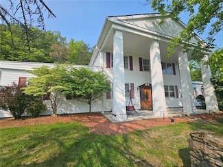818 Larchmont Cir, Elmira, NY 14905