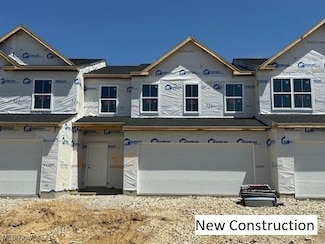 422 Honeycrisp Dr NE, Louisville, OH 44641