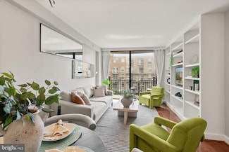 3401 38th St NW Unit 411, Washington, DC 20016