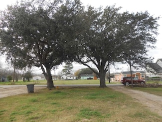 2809 Moore Ave, Bay City, TX 77414