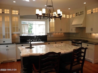 1 Field Rd, Cos Cob, CT 06807