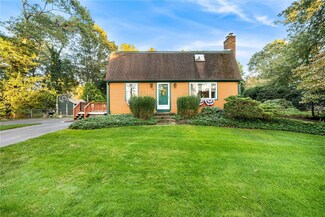 20 Overhill Rd, Wakefield, RI 02879