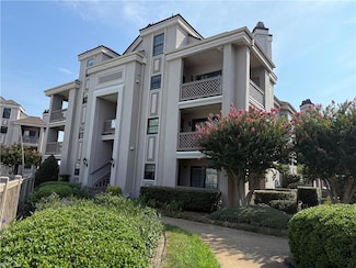 411 Harbour Point Unit 102, Virginia Beach, VA 23451