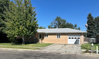 136 N Park St, Ainsworth, NE 69210