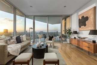 3130 N Harwood St Unit 903, Dallas, TX 75201