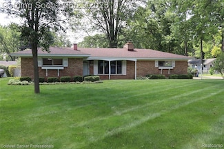 3489 Overton St, Waterford, MI 48328