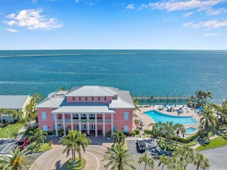 4872 Beach Dr SE Unit D, Saint Petersburg, FL 33705