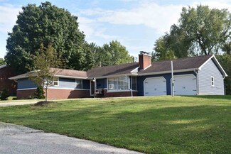 743 Sunset Dr, Bloomfield, IN 47424
