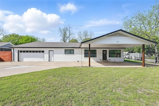 5200 Barbara Rd, River Oaks, TX 76114