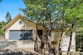 1023 Pintail Cir, Lake Arrowhead, CA 92352