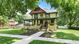 305 S 3rd St, Oregon, IL 61061