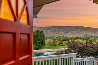 5158 S Surprise Way Unit 206, Boise, ID 83716