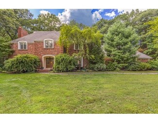 11 Fox Run Rd, Dover, MA 02030