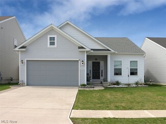 4450 Weathervane Dr, Lorain, OH 44053