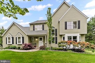 127 Cathedral Dr, North Wales, PA 19454