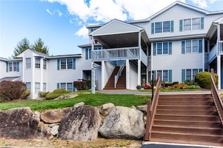 25 Scenic Dr, West Warwick, RI 02893