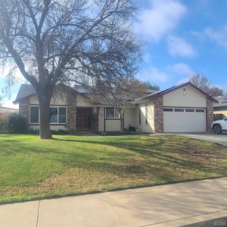 775 Redwood Ln, Lemoore, CA 93245