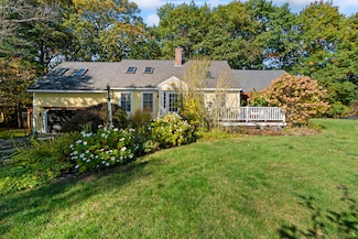 6 Riverview Dr, York, ME 03909