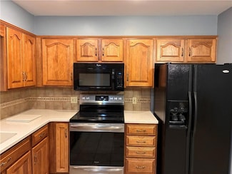 9608 W 93rd St, Overland Park, KS 66212