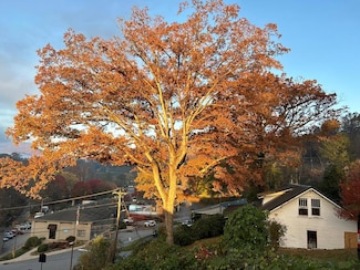 16 Drury Ln, Sylva, NC 28779