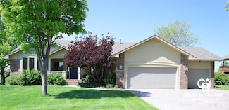 2201 Grandview Dr E, Garden City, KS 67846