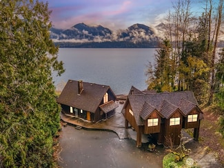 52 Lakeview Dr, Amanda Park, WA 98526