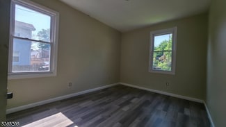 232 W 1st Ave, Roselle, NJ 07203