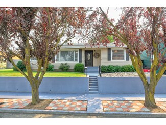 1312 E 11th St, the Dalles, OR 97058