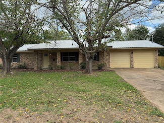 1413 Forehand St, Crockett, TX 75835
