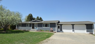 302 Cambridge Ave, Ipswich, SD 57451