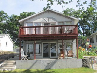 2884 Hall St, Orleans, MI 48865