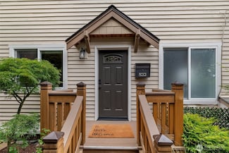 400 Aloha St, Seattle, WA 98109