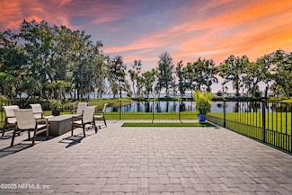 157 Oak Park Dr, Saint Johns, FL 32259