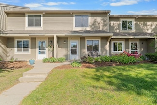 36 Overlook Dr, South Burlington, VT 05403