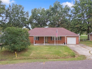 108 S Maple St, Sweet Springs, MO 65351