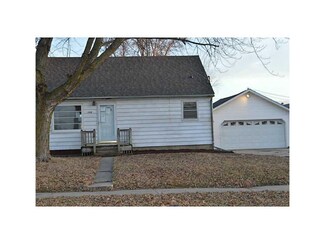 115 2nd St, Alburnett, IA 52202
