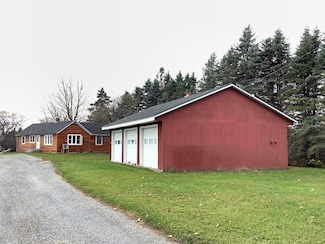 75 Cleaves Rd, Presque Isle, ME 04769