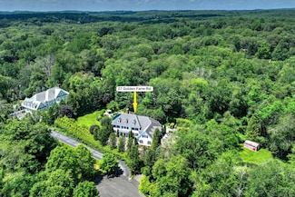 27 Golden Farm Rd, Stamford, CT 06903