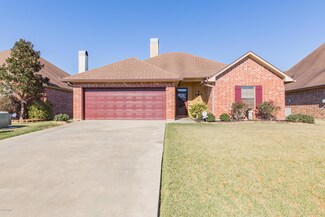 104 Paladin Ln, Youngsville, LA 70592