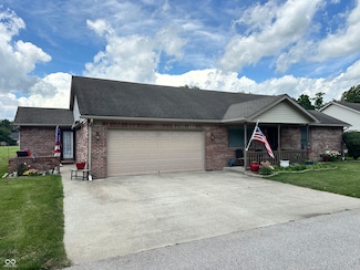 115 N Deer Cliff Dr, Crawfordsville, IN 47933