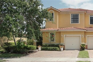 7368 Bristol Cir, Naples, FL 34120