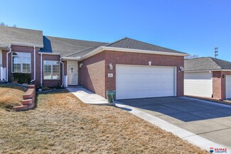 2821 Porter Ridge Rd, Lincoln, NE 68516