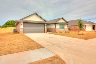4621 Lincoln St, Harrah, OK 73045