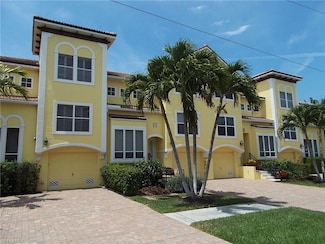1080 5th St S, Naples, FL 34102