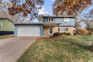 2326 Kingsway Dr, Bettendorf, IA 52722